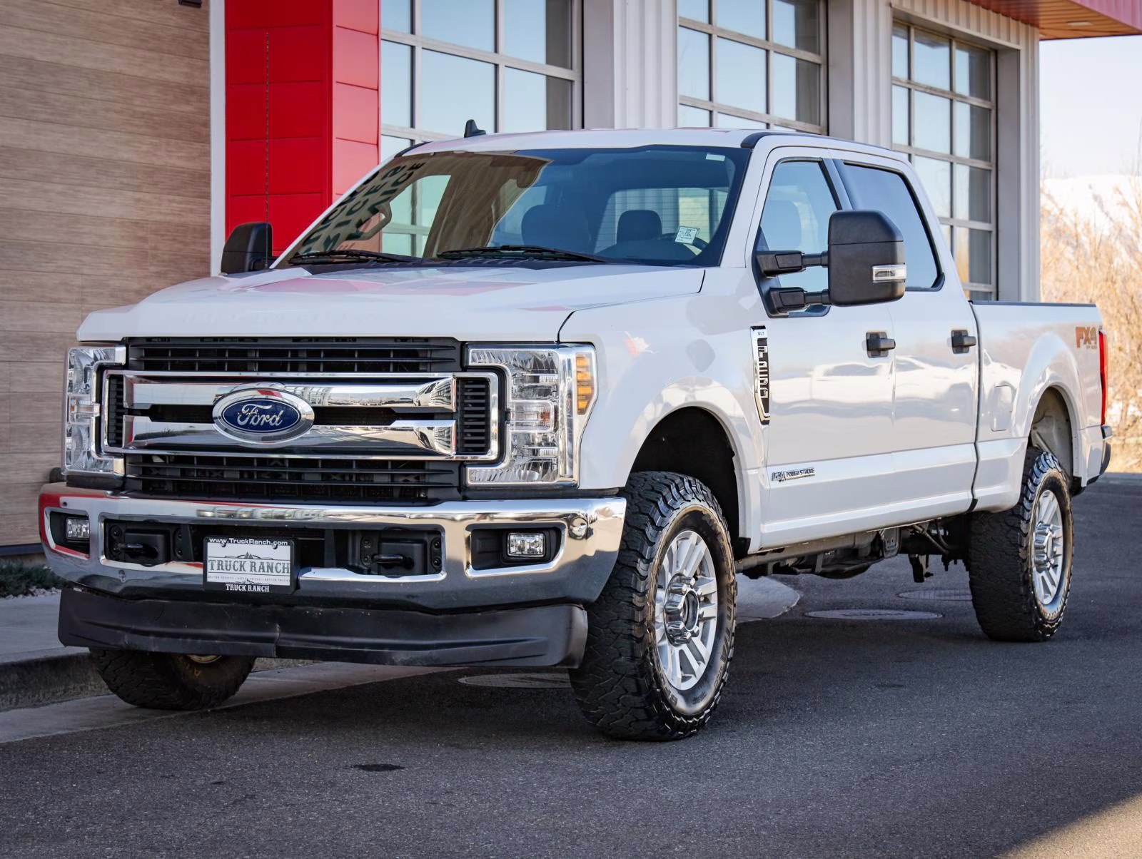 2019 Oxford White Ford Super Duty F-250 SRW XLT 4X4 Truck
