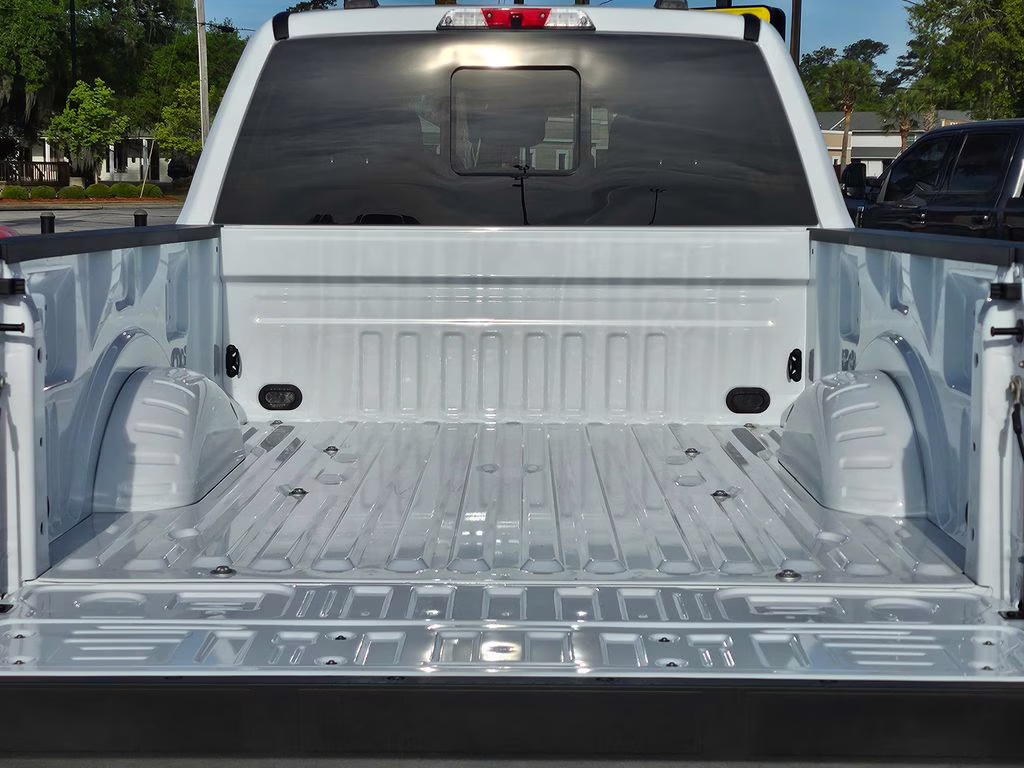 2026 Oxford White Ford Super Duty F-250 SRW XL 4X4 Truck