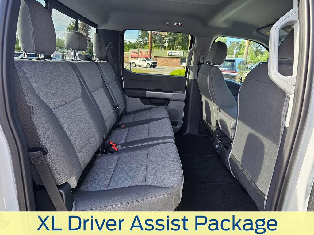 2026 Oxford White Ford Super Duty F-250 SRW XL 4X4 Truck