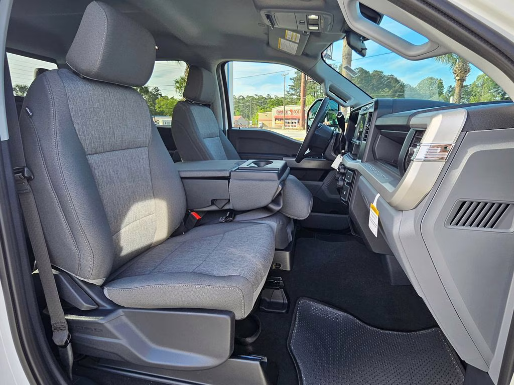 2026 Oxford White Ford Super Duty F-250 SRW XL 4X4 Truck