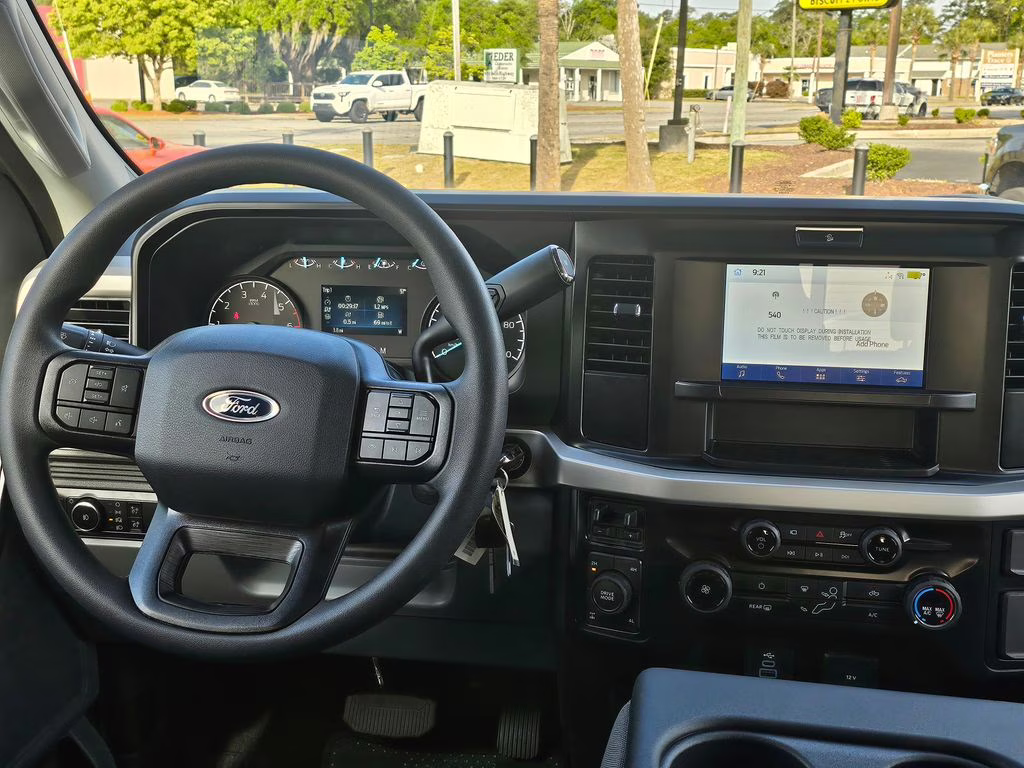 2026 Oxford White Ford Super Duty F-250 SRW XL 4X4 Truck