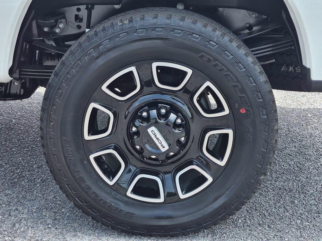 2026 Star White Metallic Tri-Coat Ford Super Duty F-250 SRW Platinum 4X4 Truck