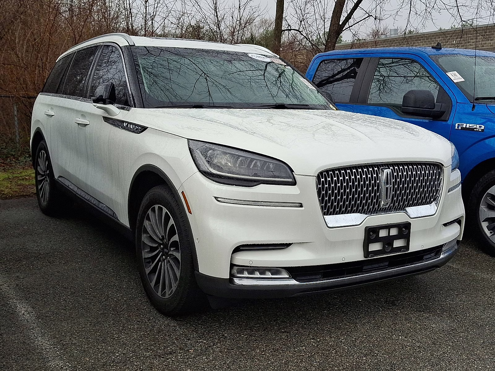 2020 White Metallic Lincoln Aviator Reserve AWD