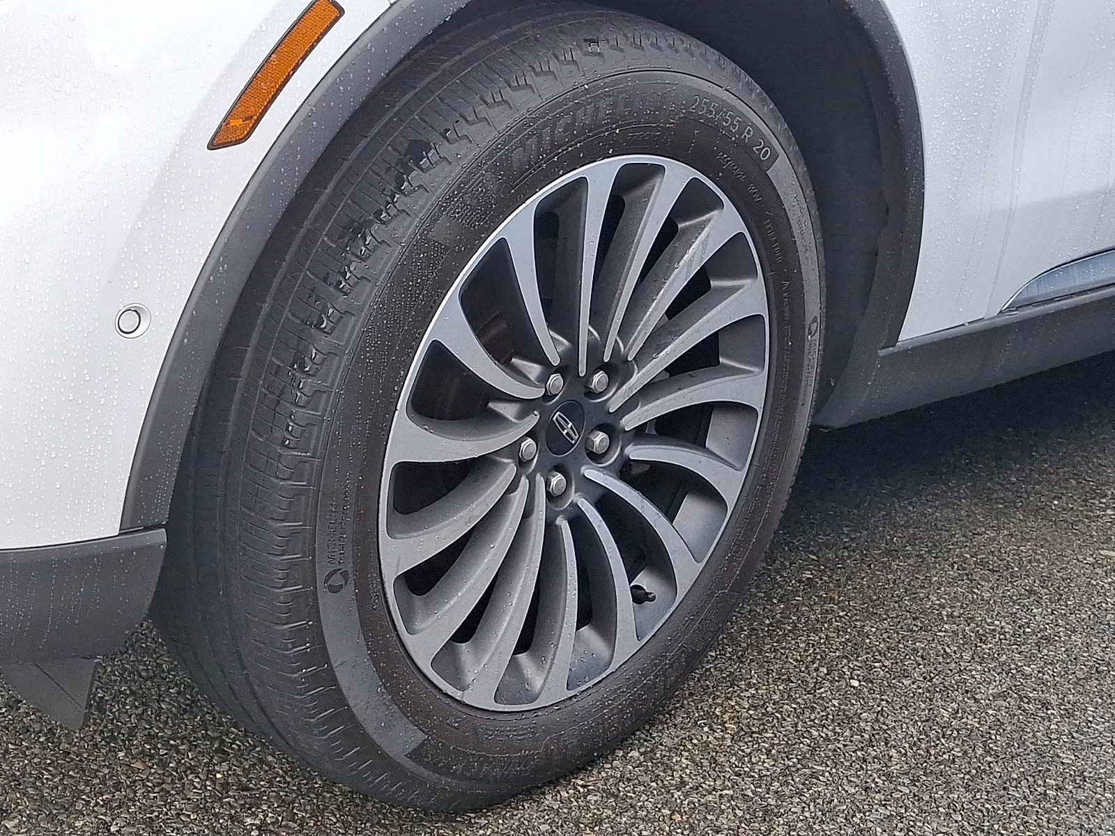 2020 White Metallic Lincoln Aviator Reserve AWD