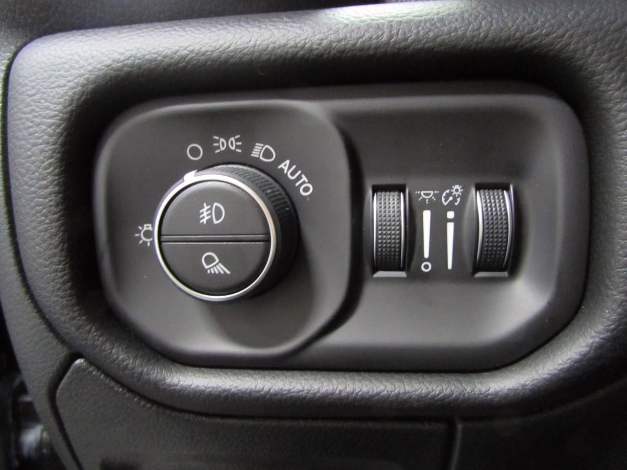 2026 Granite Crystal Metallic Clearcoat Ram 1500 Big Horn/Lone Star 4X4 Truck