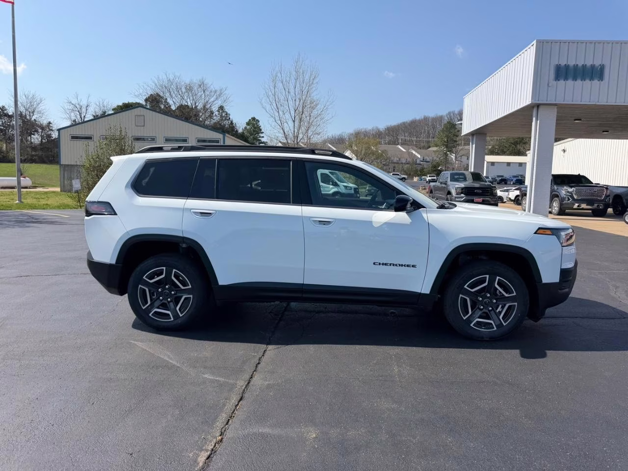 2026 Bright White Clearcoat Jeep Cherokee Laredo 4X4 SUV