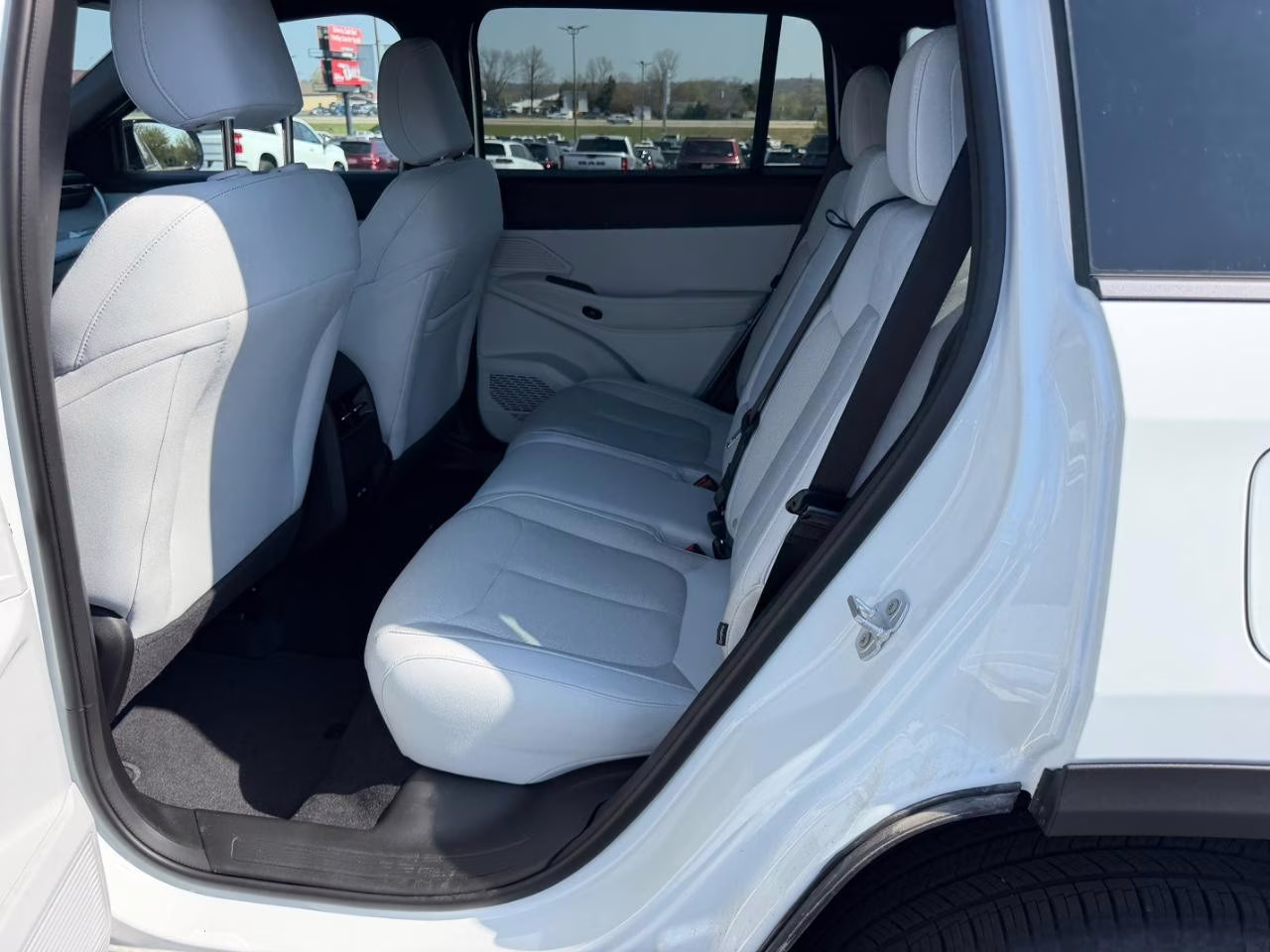 2026 Bright White Clearcoat Jeep Cherokee Laredo 4X4 SUV