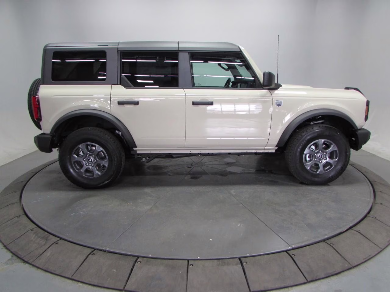 2026 Desert Sand Ford Bronco Big Bend 4X4 SUV