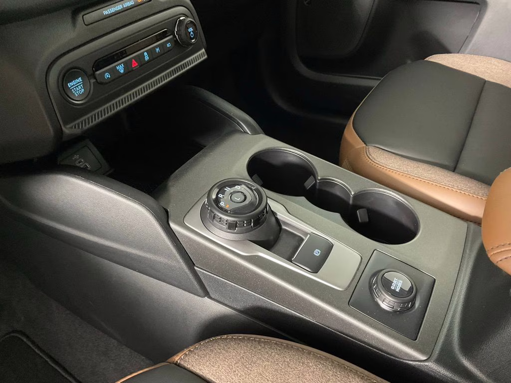 2026 Oxford White Ford Bronco Sport Outer Banks 4X4 SUV