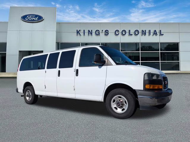 2019 Summit White GMC Savana 15 Passenger Van w/1LT Pkg, Rear Camera, & Bluetoo RWD Van