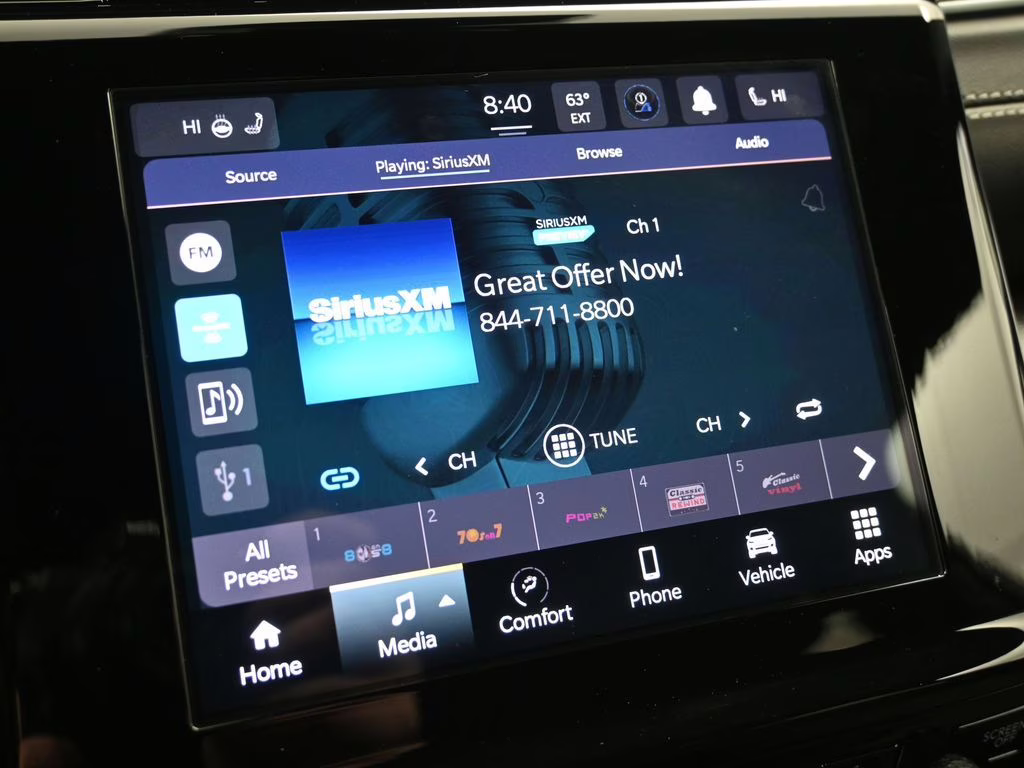 2025 Bright White Clearcoat Jeep Grand Cherokee L Altitude X 4X4 SUV