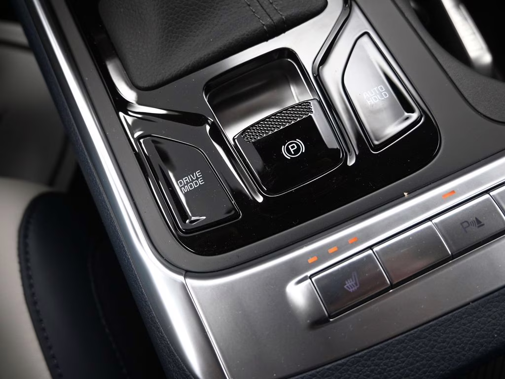 2026 Ceramic Silver Kia Carnival EX FWD Van