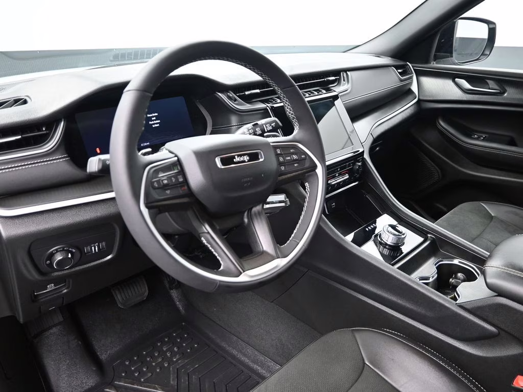 2025 Bright White Clearcoat Jeep Grand Cherokee L Altitude X 4X4 SUV