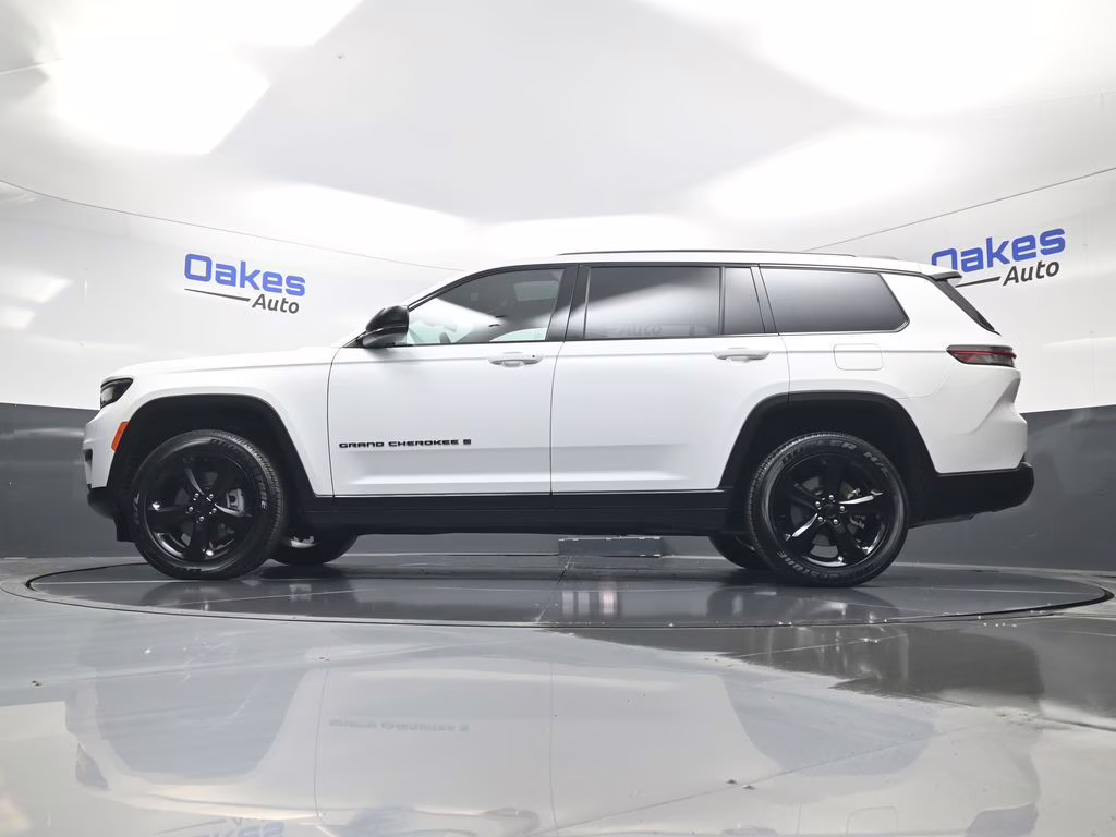 2025 Bright White Clearcoat Jeep Grand Cherokee L Altitude X 4X4 SUV