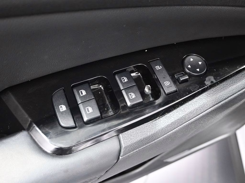 2024 Glacial White Pearl Kia Sportage EX AWD SUV