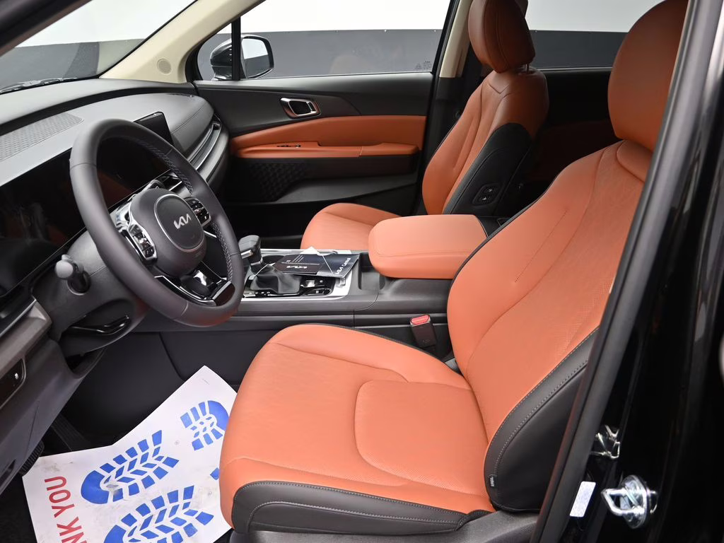 2026 Aurora Black Pearl Kia Carnival EX FWD Van