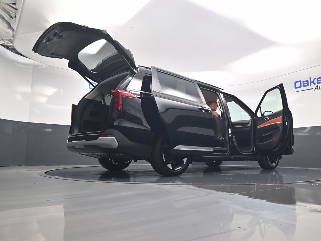 2026 Aurora Black Pearl Kia Carnival EX FWD Van