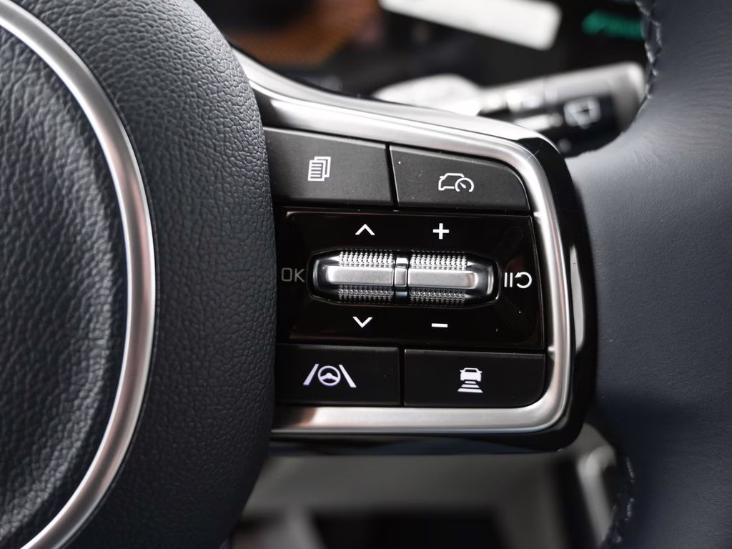 2026 Snow White Pearl Kia Carnival EX FWD Van