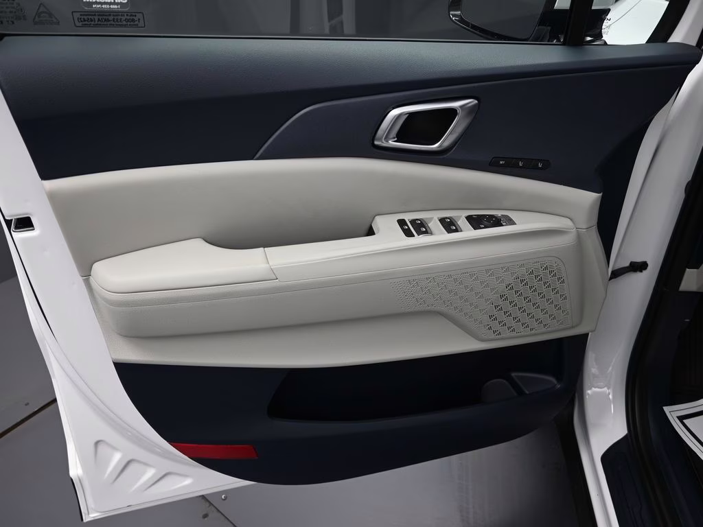 2026 Snow White Pearl Kia Carnival Hybrid EX FWD Van
