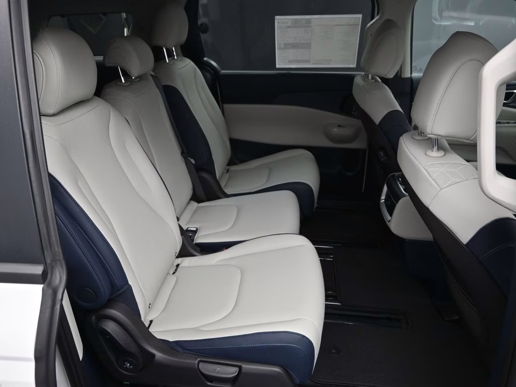 2026 Snow White Pearl Kia Carnival EX FWD Van