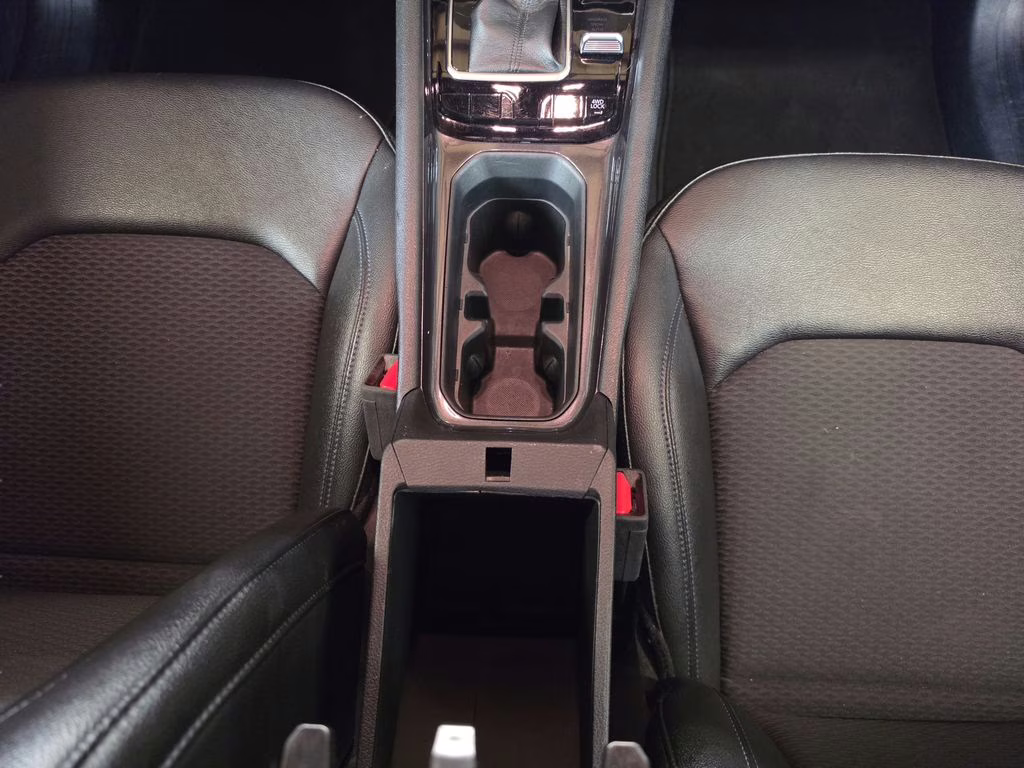 2025 Silver Zynith Metallic Clearcoat Jeep Compass Latitude 4X4 SUV