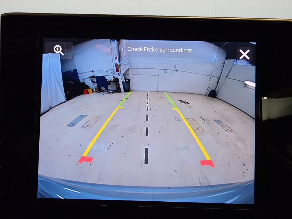 2025 Silver Zynith Metallic Clearcoat Jeep Compass Latitude 4X4 SUV