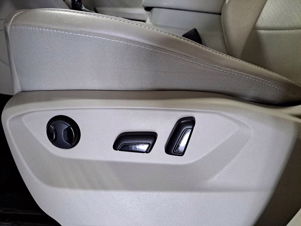 2021 Pacific Blue Metallic Volkswagen Atlas 3.6L V6 SE w/Technology AWD SUV