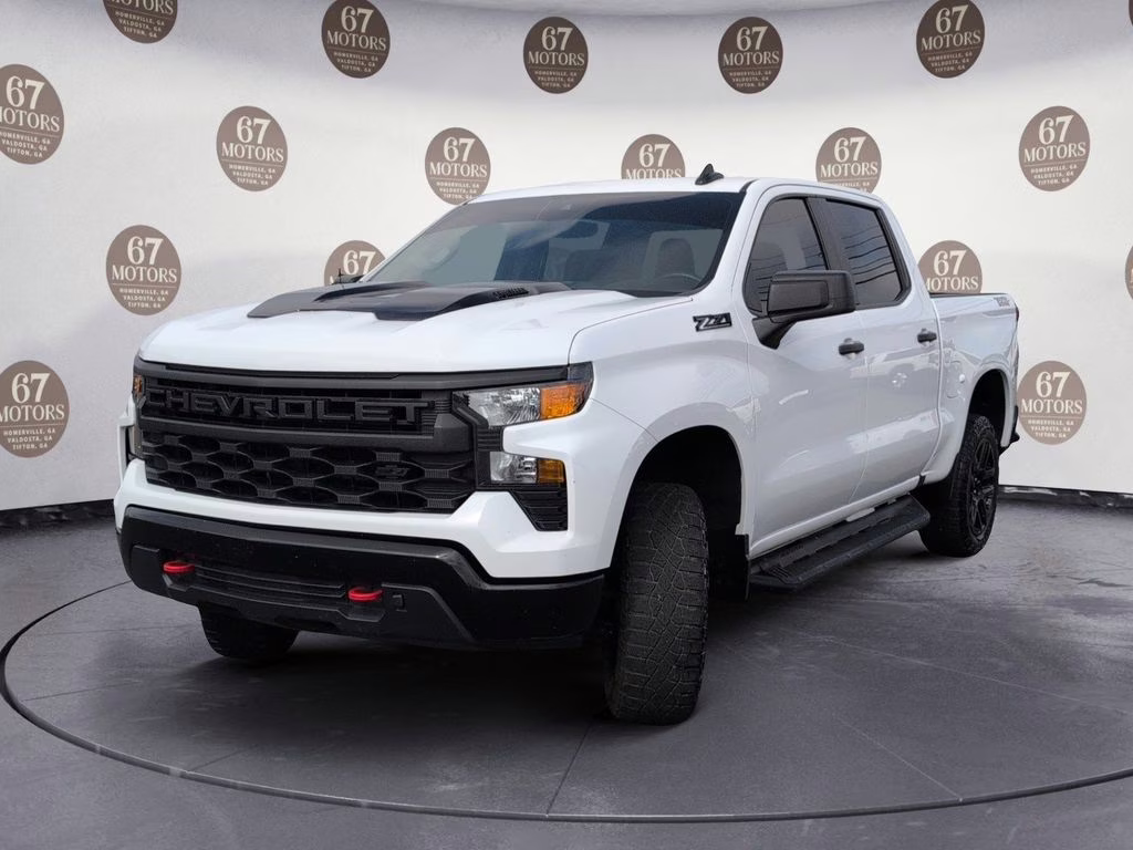 2024 Summit White Chevrolet Silverado 1500 Custom Trail Boss 4X4 Truck