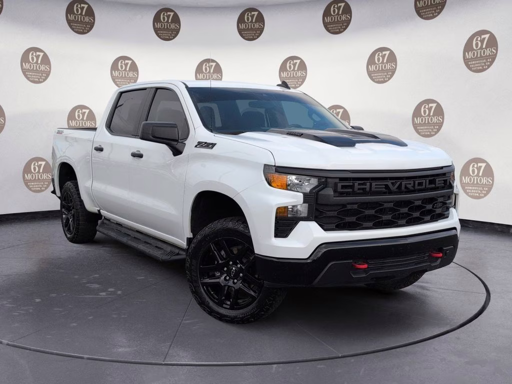 2024 Summit White Chevrolet Silverado 1500 Custom Trail Boss 4X4 Truck