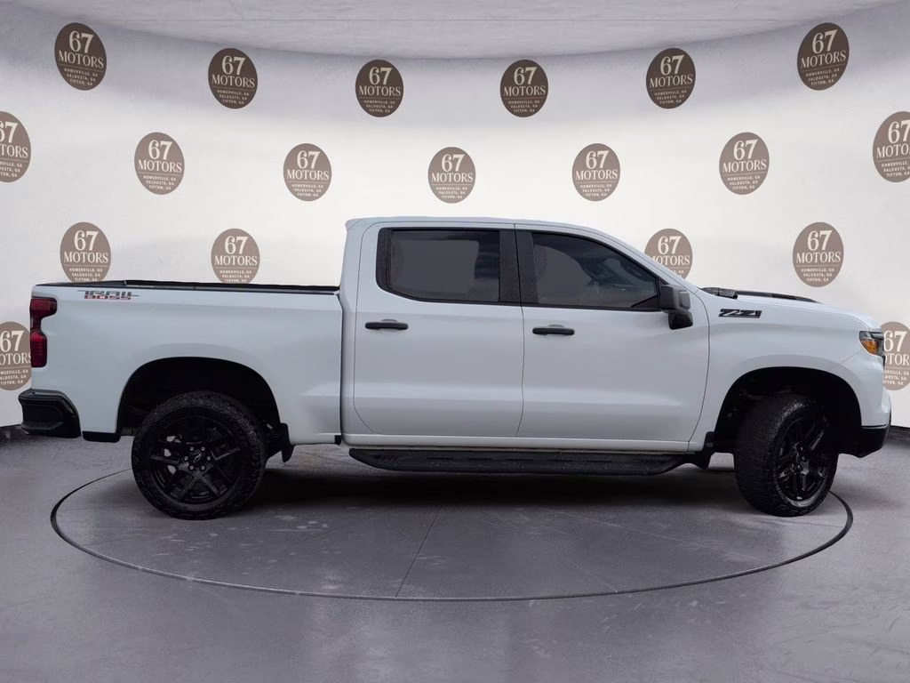 2024 Summit White Chevrolet Silverado 1500 Custom Trail Boss 4X4 Truck