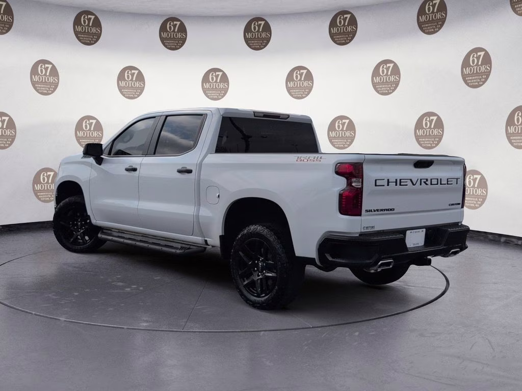 2024 Summit White Chevrolet Silverado 1500 Custom Trail Boss 4X4 Truck