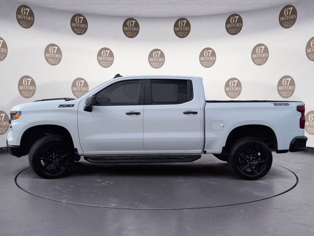 2024 Summit White Chevrolet Silverado 1500 Custom Trail Boss 4X4 Truck