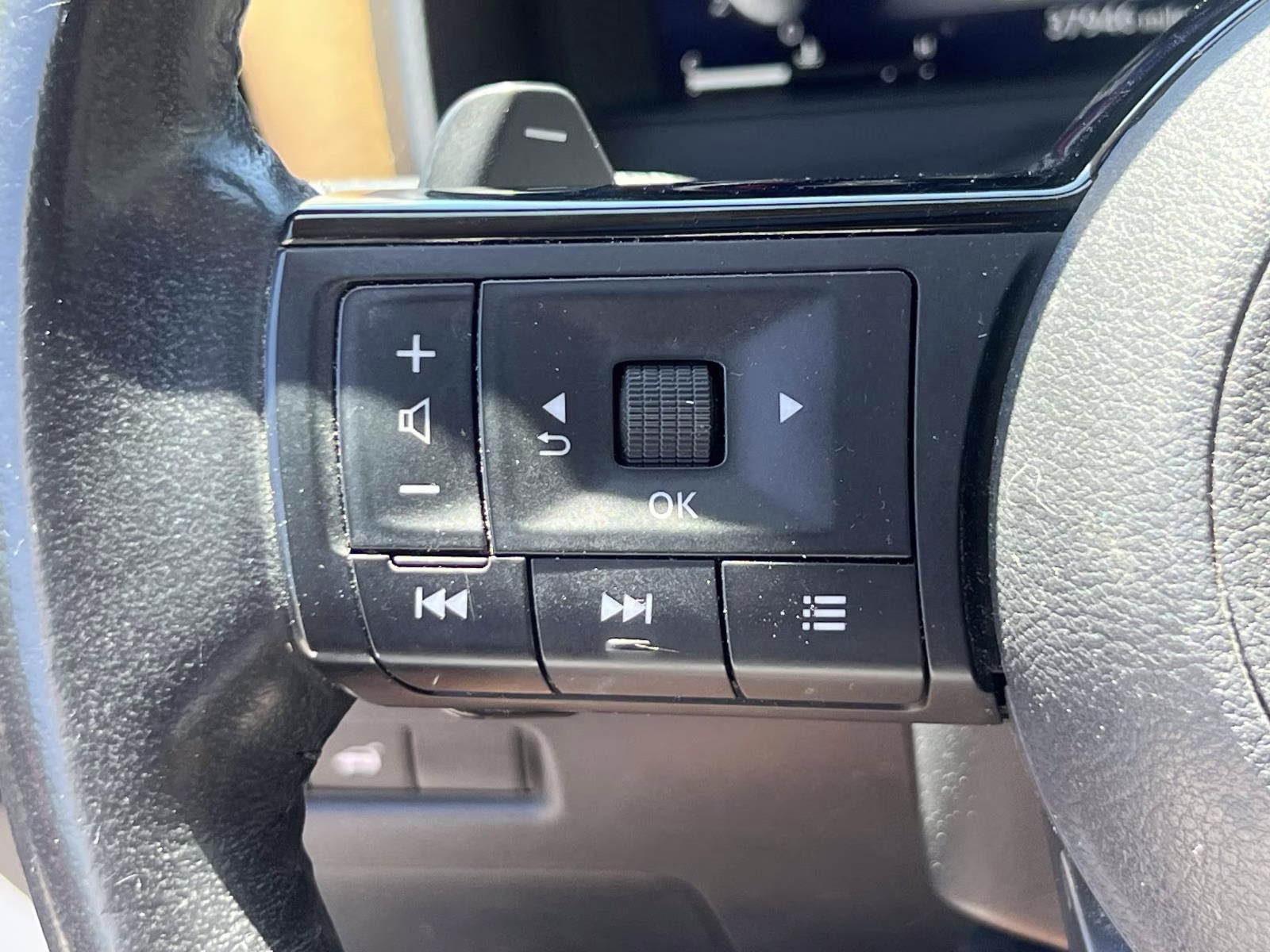 2023 White Nissan Rogue AWD Platinum *Ltd Avail* AWD SUV