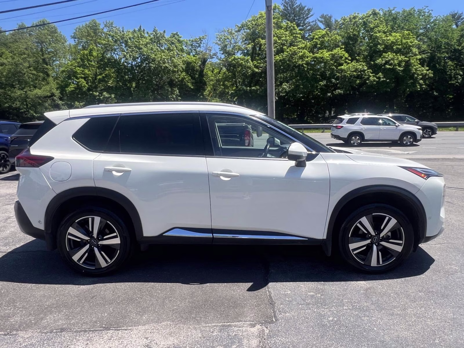 2023 White Nissan Rogue AWD Platinum *Ltd Avail* AWD SUV