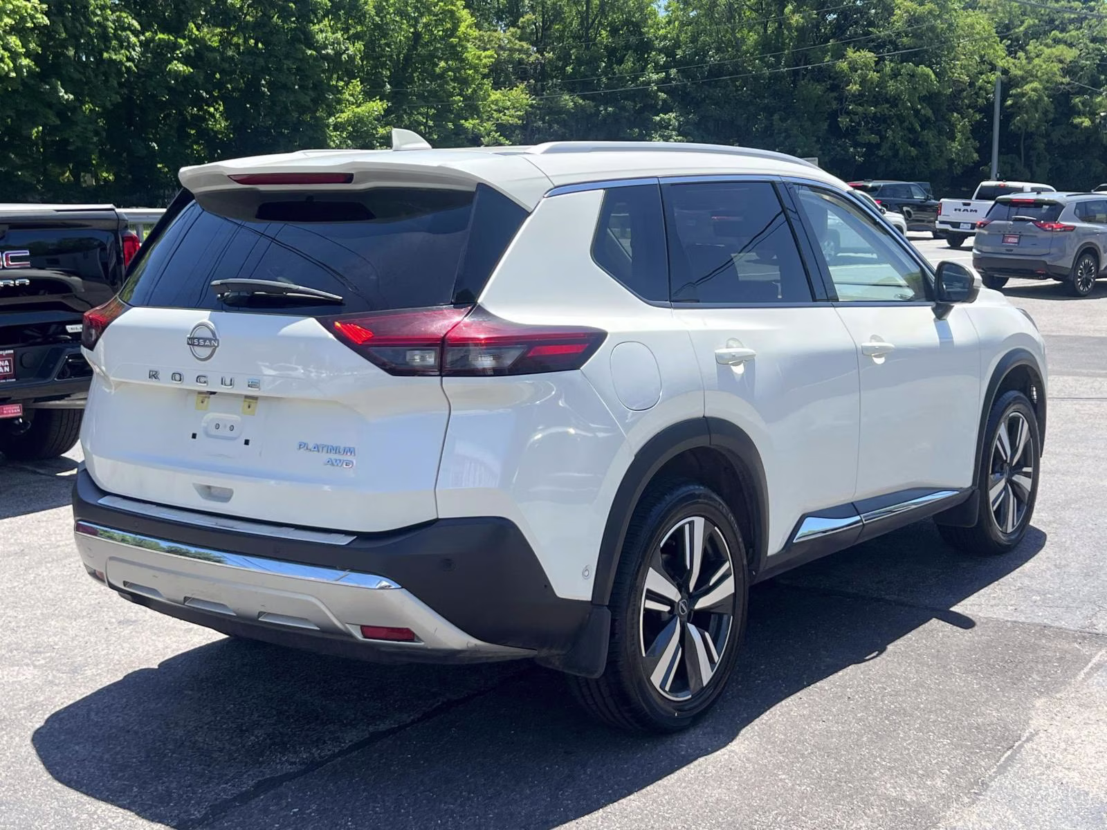 2023 White Nissan Rogue AWD Platinum *Ltd Avail* AWD SUV