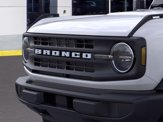 2026 Oxford White Ford Bronco Base 4X4 SUV
