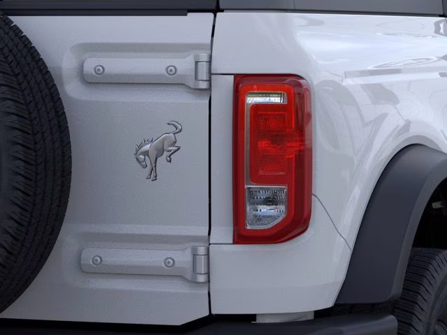 2026 Oxford White Ford Bronco Base 4X4 SUV