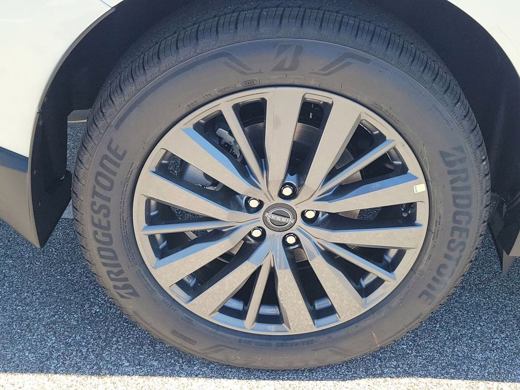2026 Everest White Pearl Tricoat Nissan Murano SL AWD SUV