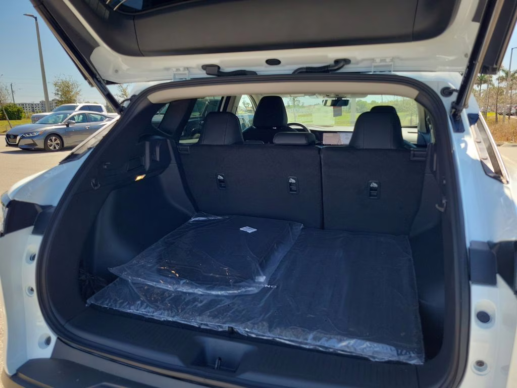 2026 Everest White Pearl Tricoat Nissan Murano SL AWD SUV