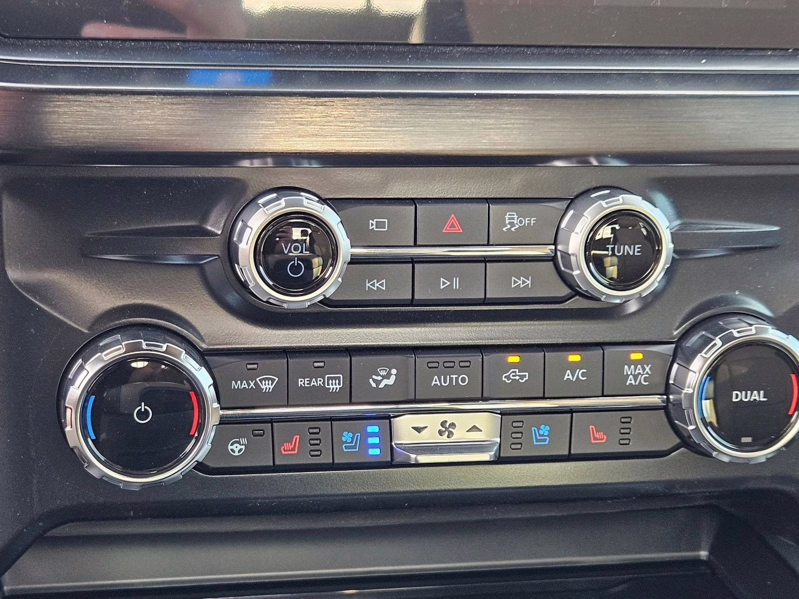 2026 White Ford Super Duty F-250 SRW Lariat 4X4 Truck