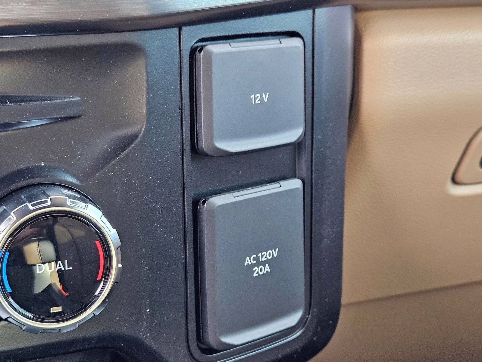 2026 White Ford Super Duty F-250 SRW Lariat 4X4 Truck