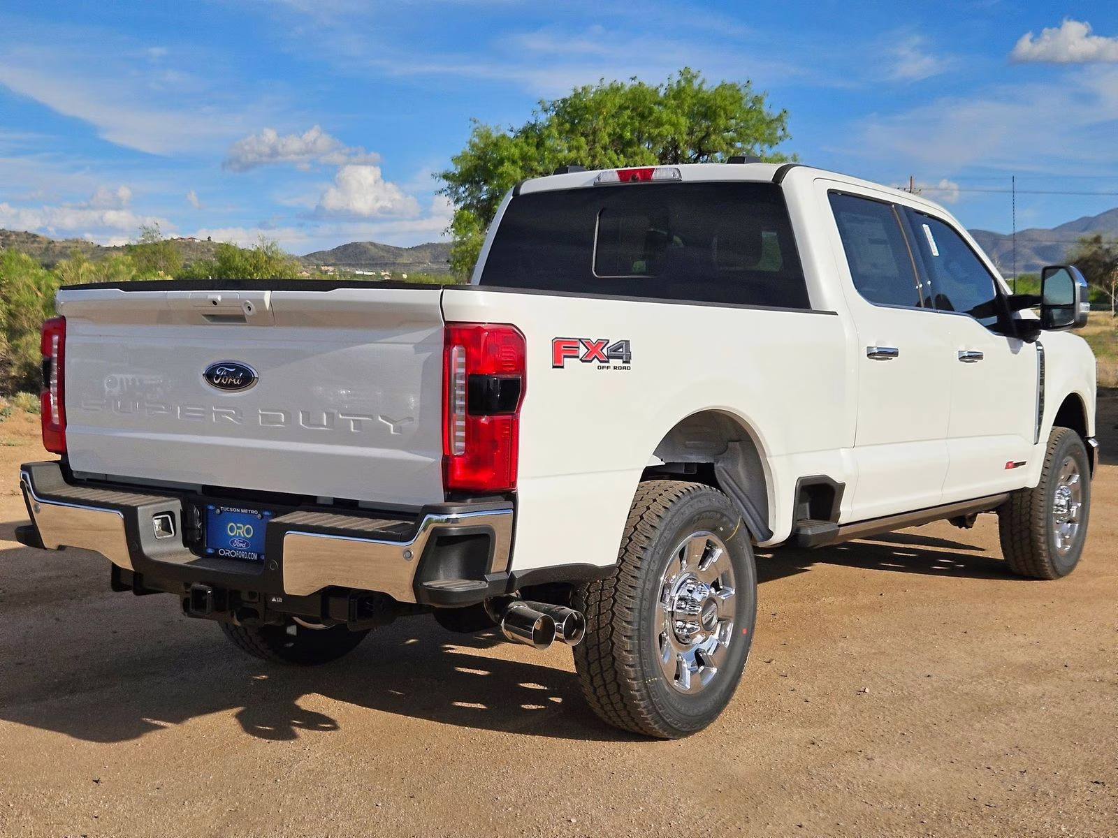 2026 White Ford Super Duty F-250 SRW Lariat 4X4 Truck