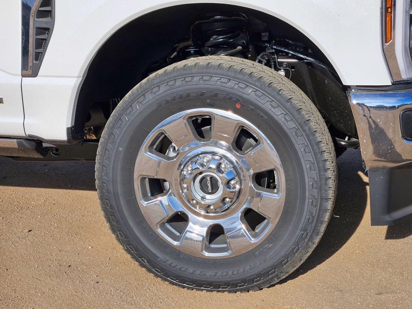 2026 White Ford Super Duty F-250 SRW Lariat 4X4 Truck