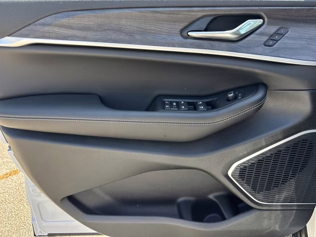 2026 Bright White Clearcoat Jeep Grand Cherokee Limited 4X4 SUV