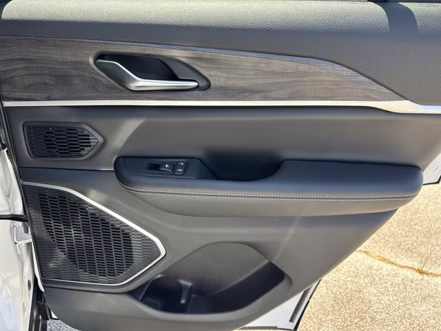 2026 Bright White Clearcoat Jeep Grand Cherokee Limited 4X4 SUV