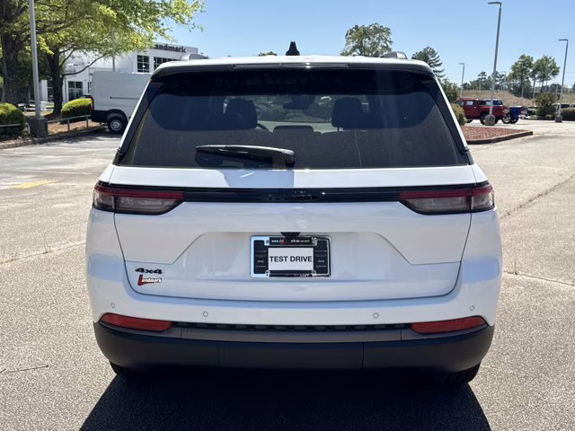 2026 Bright White Clearcoat Jeep Grand Cherokee Limited 4X4 SUV