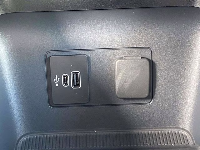 2026 Agate Black Metallic Ford Explorer Active RWD SUV