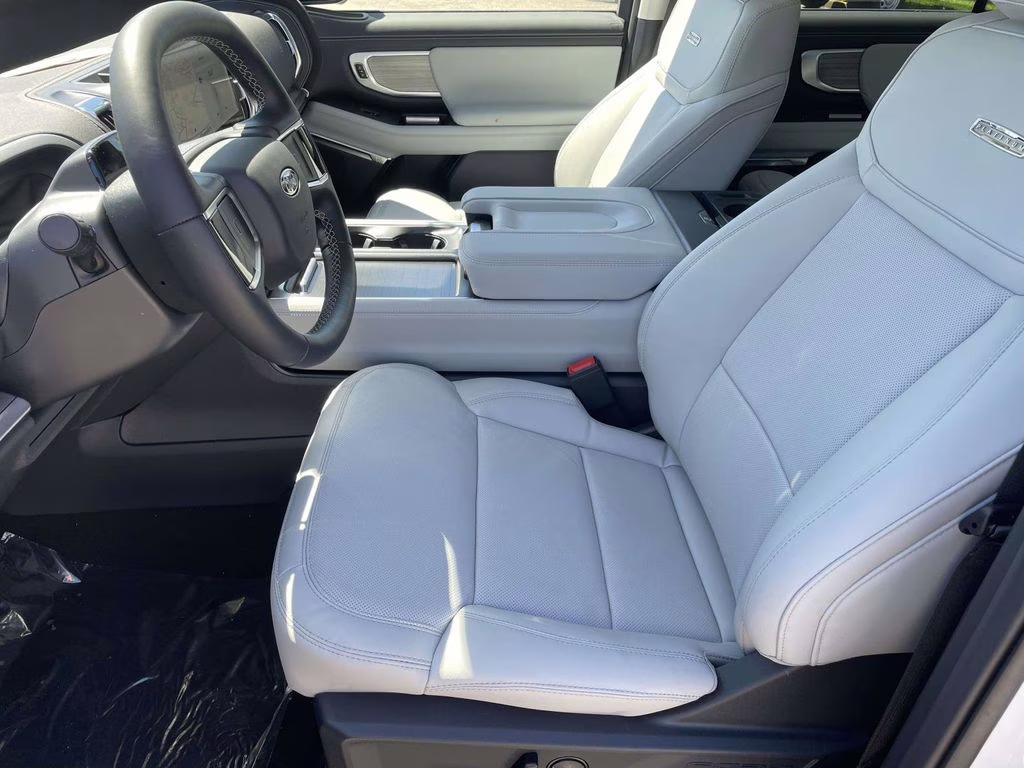 2026 Star White Metallic Tri-Coat Ford Expedition Max Platinum 4X4 SUV