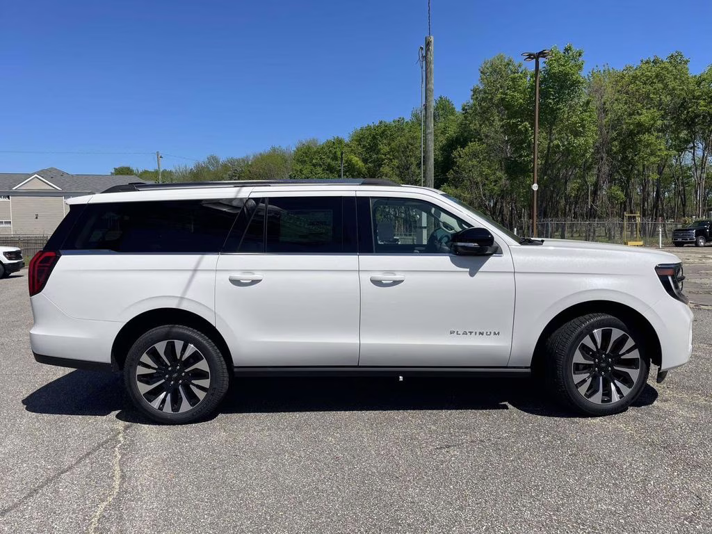 2026 Star White Metallic Tri-Coat Ford Expedition Max Platinum 4X4 SUV