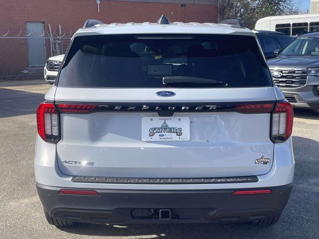 2026 Space White Metallic Ford Explorer Active RWD SUV
